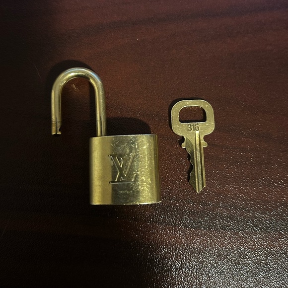 Authentic Louis Vuitton Lock & Key #316 - Picture 4 of 5